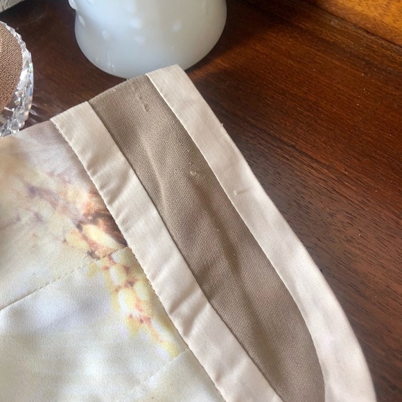 High waisted floral silky shorts - Picture 2 of 6